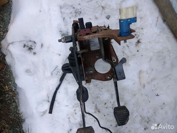 Форд транзит 2008 г.в педальный узел