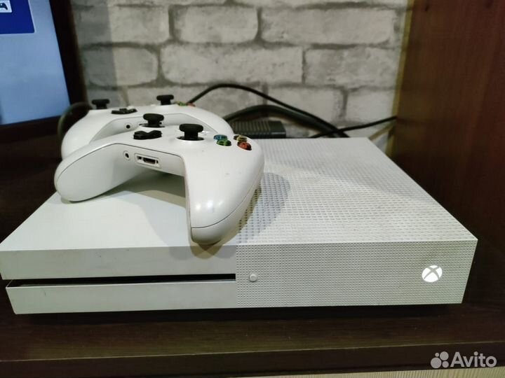 Игровая приставка xbox one s