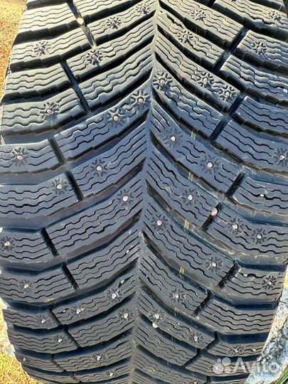 Michelin X-Ice North 4 245/40 R19