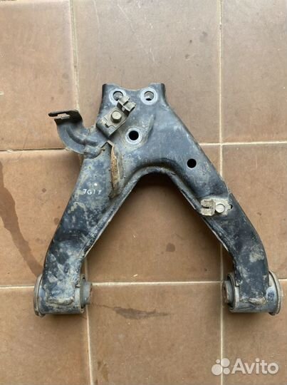 Рычаг подвески задний верхний Mitsubishi Pajero IV