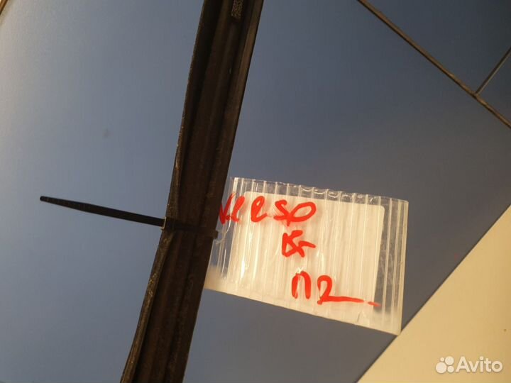 Накладка стекла передней правой двери Toyota Verso