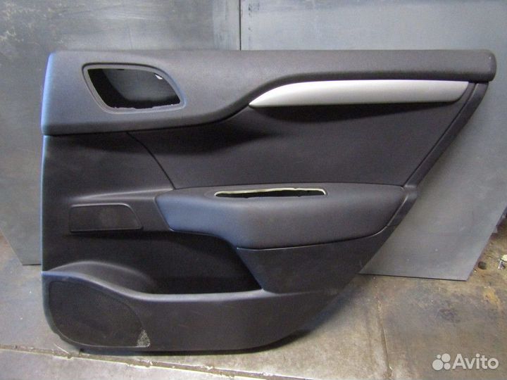 Обшивка двери задней правой C4 II 2011