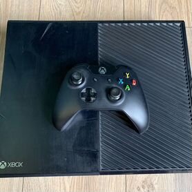 Xbox One 500 гб + геймпад