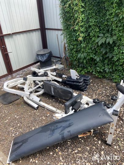 Спортивный силовой тренажер