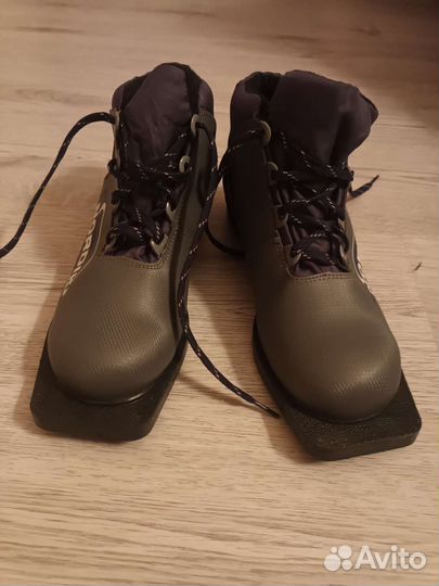 Лыжные ботинки