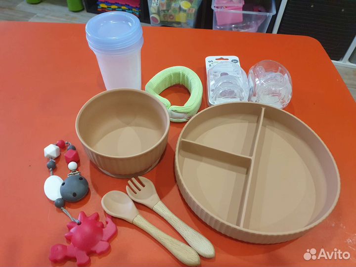 Силиконовая детская посуда