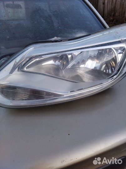 Фара автомобильная