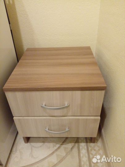 Тумба прикроватная