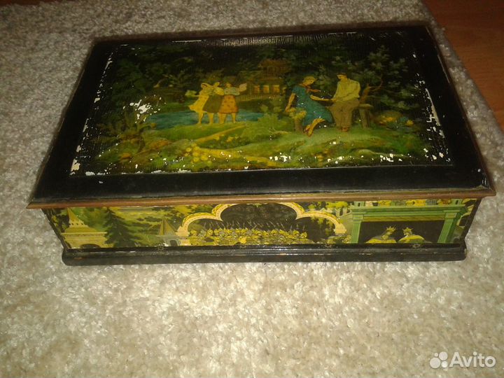 Шкатулка старенькая