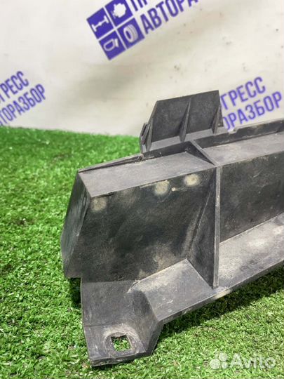 Крепление фары переднее правое Land Rover Range