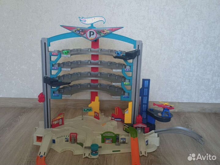 Парковка гараж хот вилс