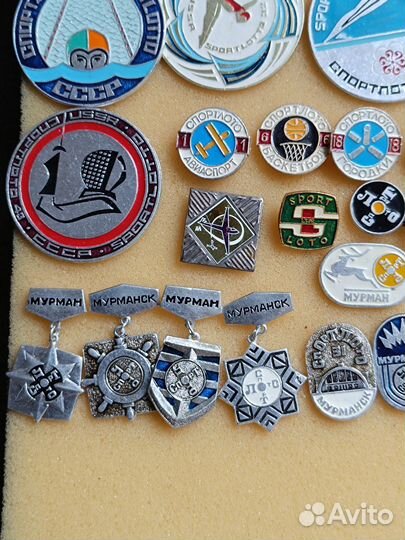 Значки из серии 