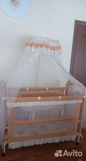 Детская кроватка с люлькой