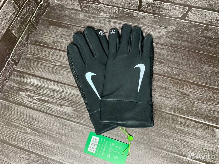 Перчатки Nike