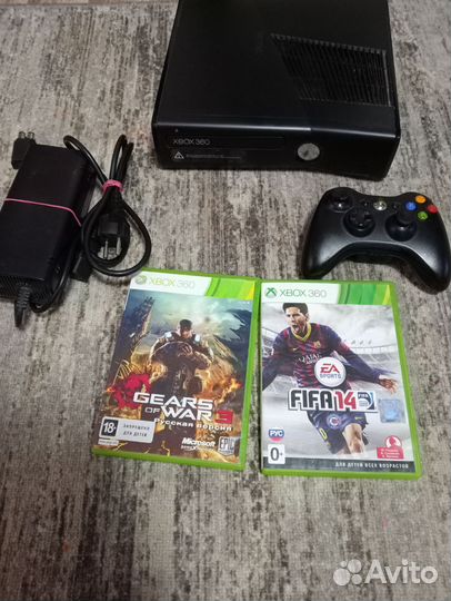 Xbox 360 S 4гб+2 диска+1геймпад