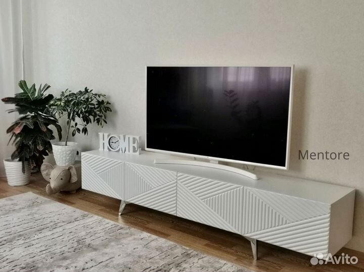 Тумба тв Bravo с фрезеровкой (на опорах)