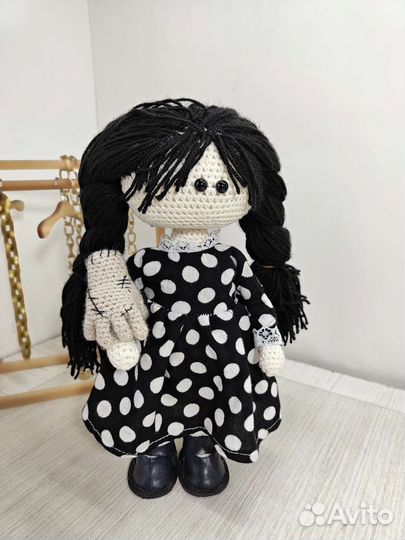 Уэнздей Адамс кукла