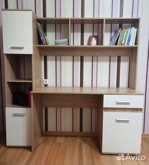 Письменный стол