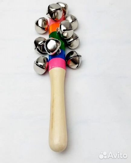 Музыкальные инструменты маракасы, бубенцы