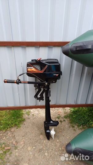 Надувная лодка с мотором