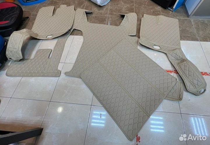 Продам 3D ковры из экокожи на Sitrak С7Н, бол.каб