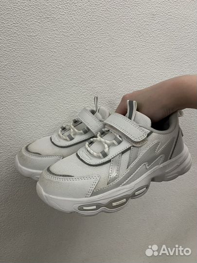 Кроссовки детские