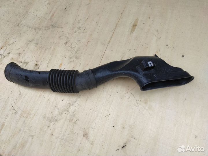 Воздухозаборник Z13DTJ Z13DTH на Opel Corsa D