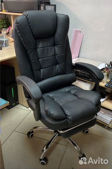 Офисное кресло