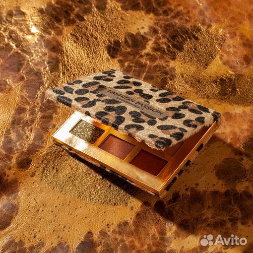 Палетка для макияжа глаз 