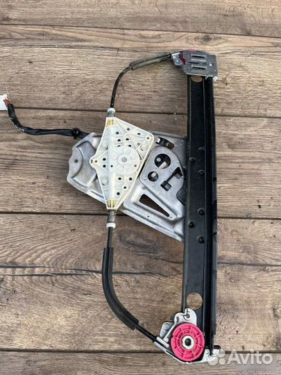 Стеклоподъемник задний левый Mercedes-Benz S220