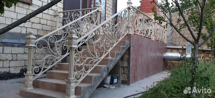 Кованые перила для лестниц, балконов