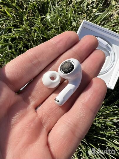 Продаю AirPods pro2