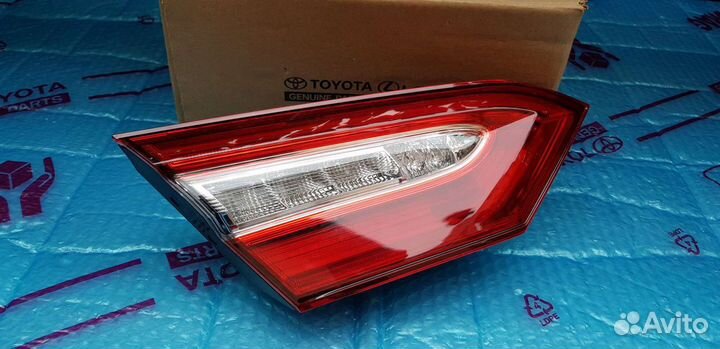 Фонарь Toyota Camry 70 2018-2023