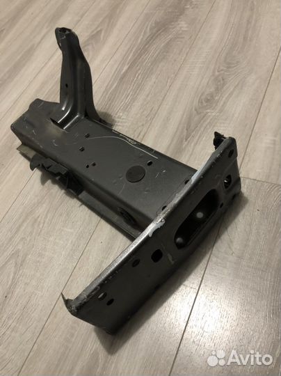 Лонжерон передний