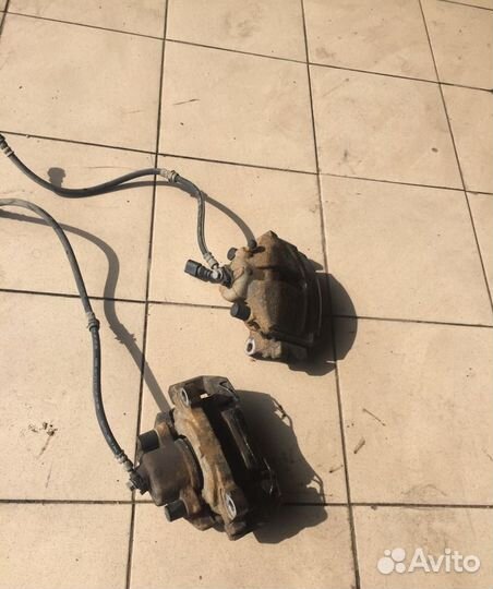 VW Volkswagen Touran суппорт передний левый