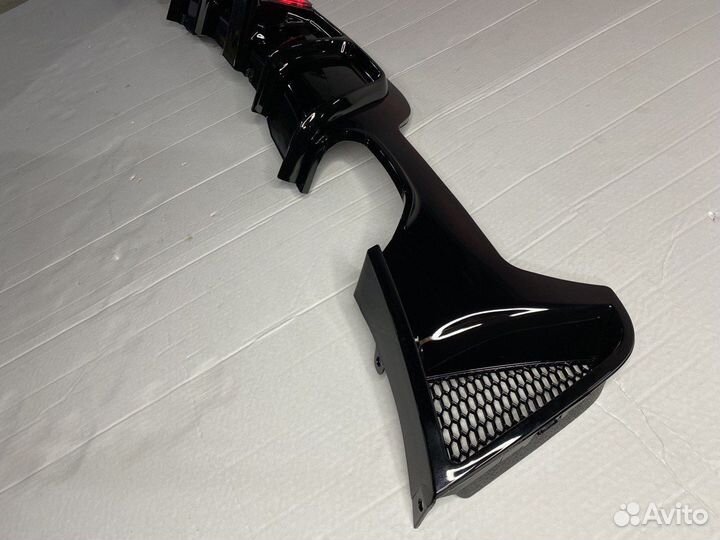 BMW F32 диффузор на задний бампер с доп фонарем