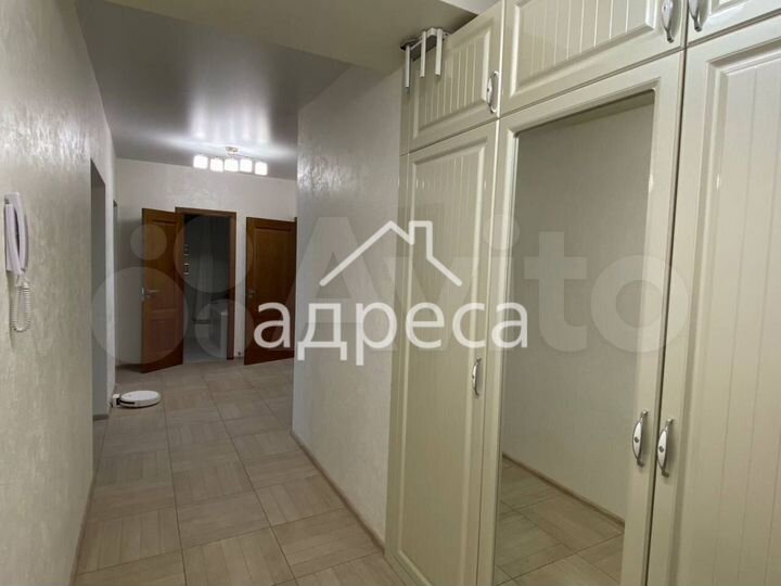 3-к. квартира, 93 м², 8/16 эт.