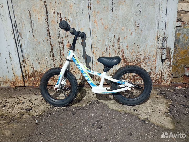 Велосипед и беговел