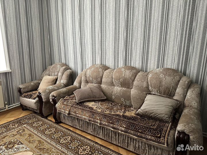 Диван и два кресла