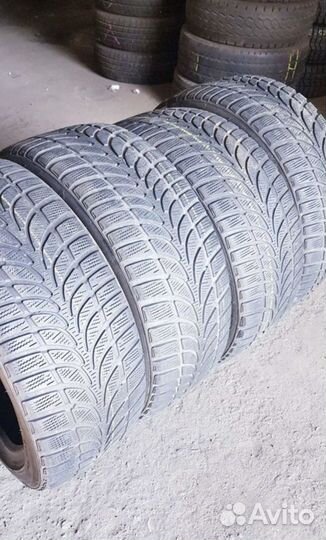 Bridgestone Blizzak LM-30 235/45 R18