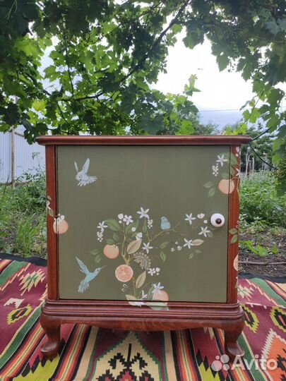 Прикроватные тумбочки 2 шт