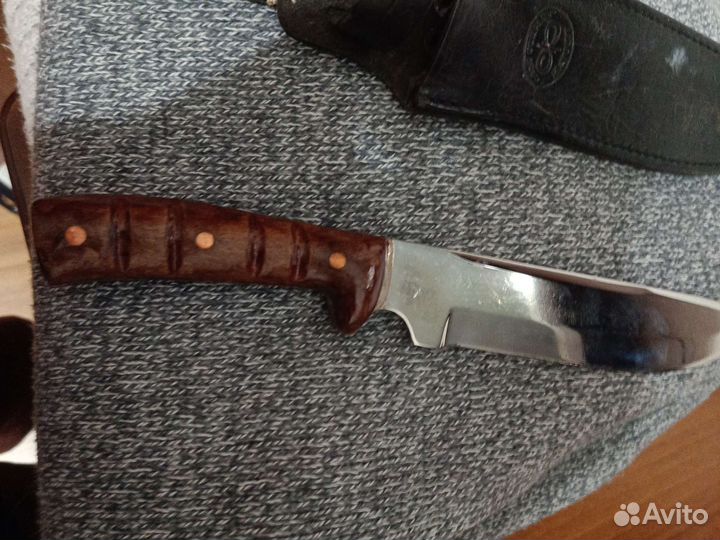 Нож с чехлом из настоящей кожы