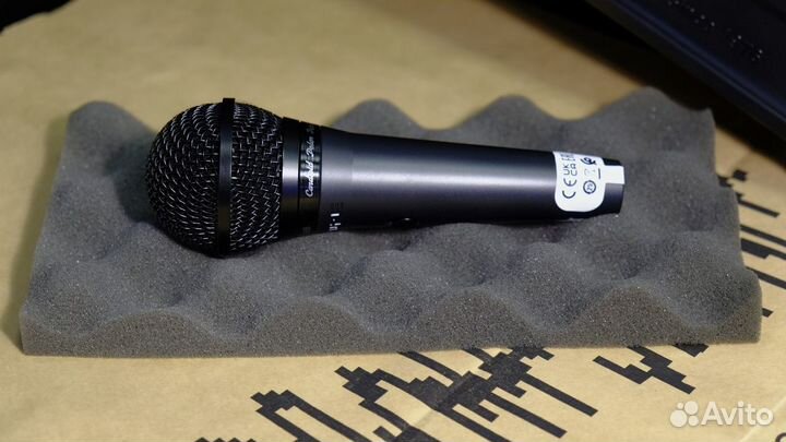 Динамический микрофон Shure PGA58 + кабель