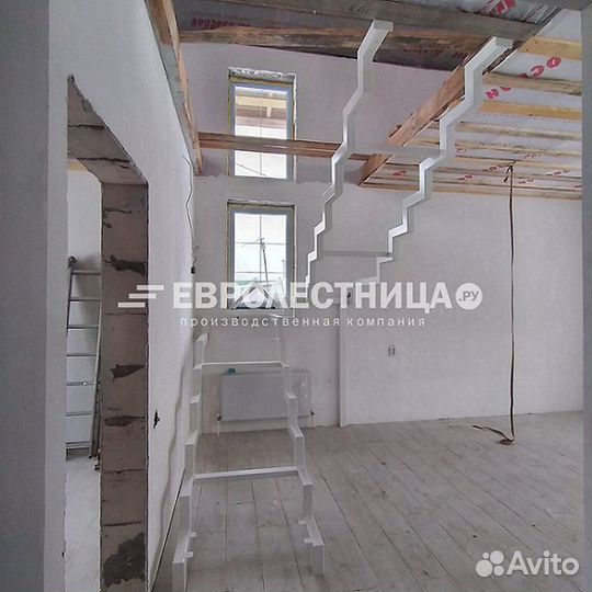 Лестница на металлокаркасе