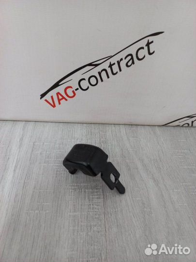 Заглушка крепления сиденья Skoda Octavia A7 1.6