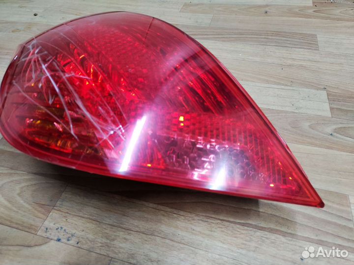 Задний фонарь peugeot 308