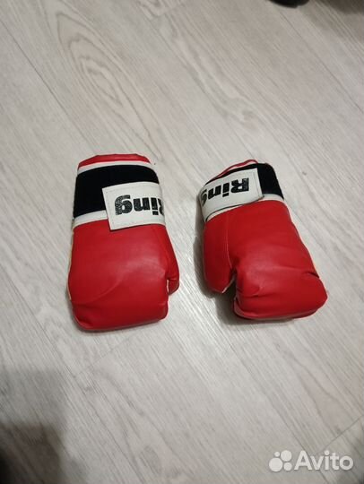 Боксерские перчатки