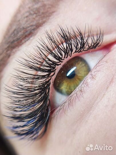 Наращивание ресниц, бровист