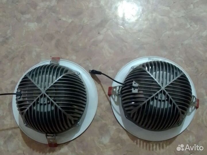 Светильник потолочный встраиваемый