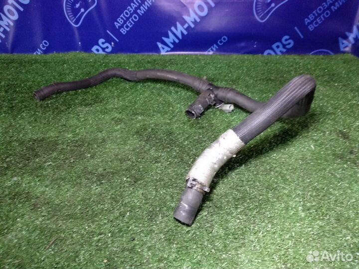 Патрубок системы охлаждения Land Rover Discovery 3